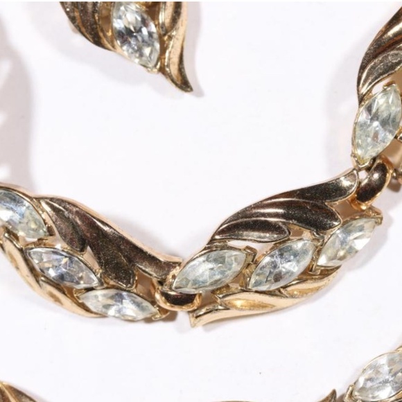 Vintage Crown Trifari Rhinestone Parure – Necklace, Bracelet, & Earrings Set - Picture 3 of 8